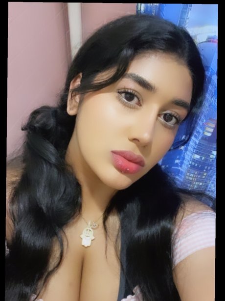 Foto di nudo di fuga di OnlyFans di Tanvi