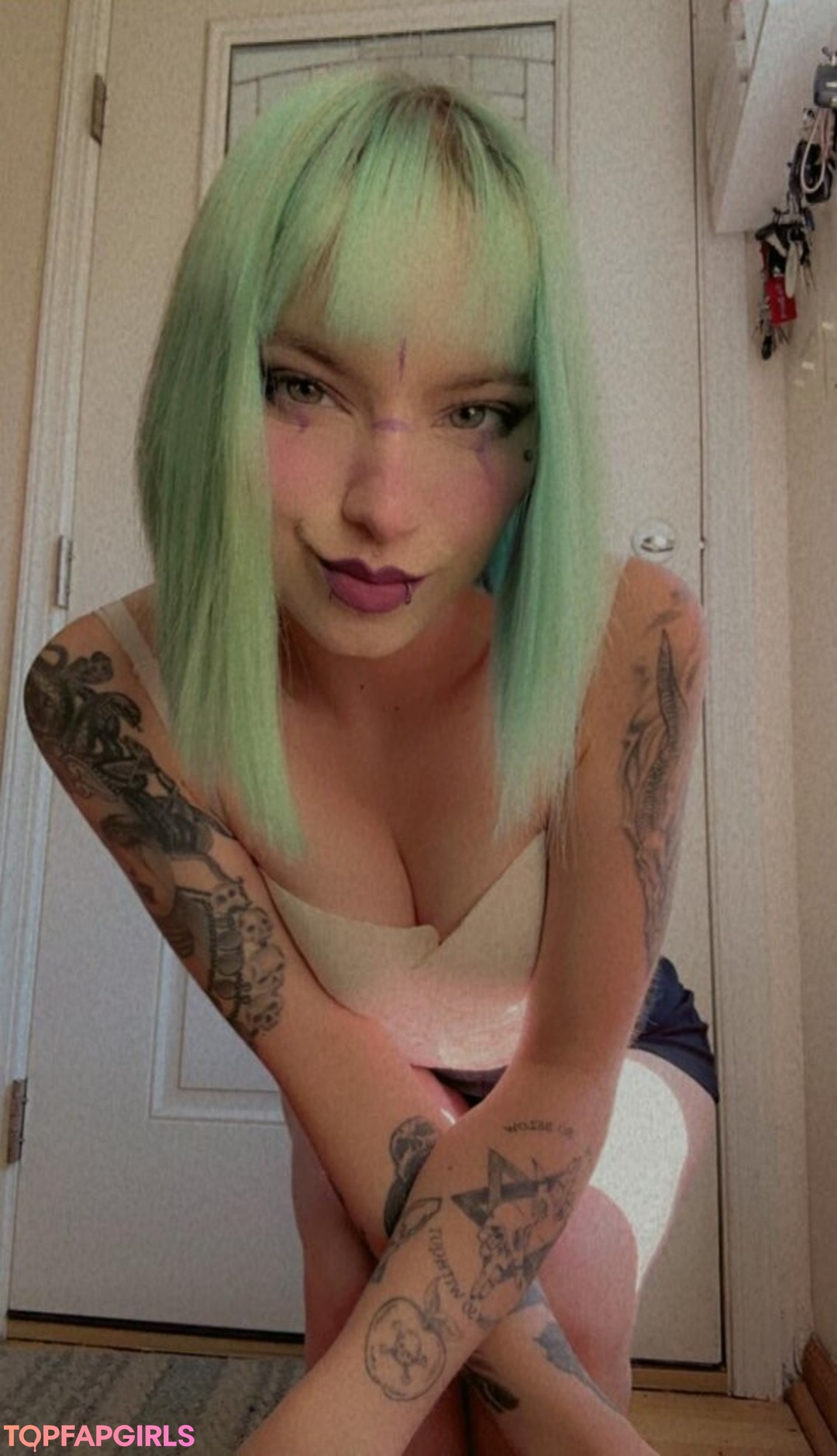 Foto di nudo di fuga di OnlyFans di Violetscabaret #2 Foto di nudo di fuga di OnlyFans di Violetscabaret #2