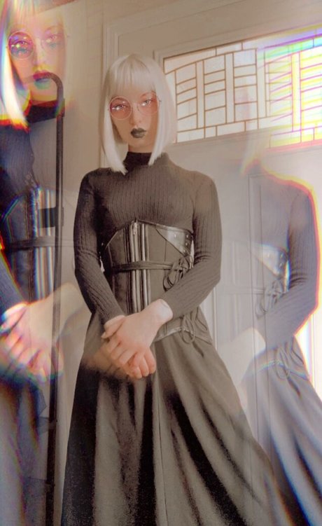 Foto di nudo di fuga di OnlyFans di Violetscabaret