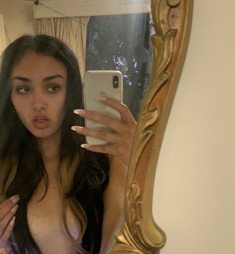Foto di nudo di fuga di OnlyFans di Akasha Collins