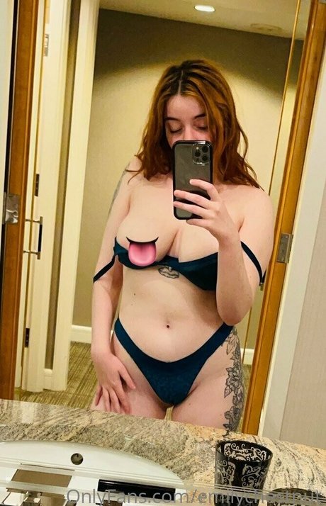 Foto di nudo di fuga di OnlyFans di Emilychestnut