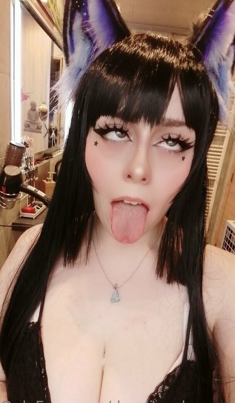 DroolingAhegaoQueen