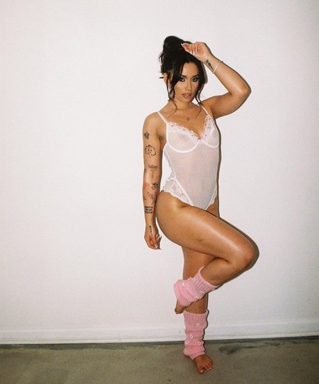 Foto di nudo di fuga di OnlyFans di Aria Lee