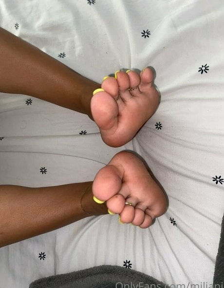 Foto di nudo di fuga di OnlyFans di Miliani