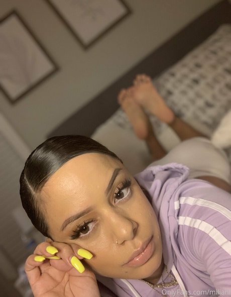 Foto di nudo di fuga di OnlyFans di Miliani