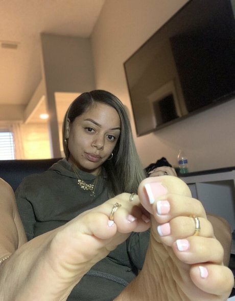 Foto di nudo di fuga di OnlyFans di Miliani