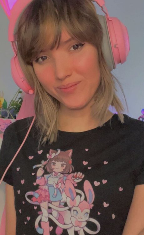 Foto di nudo di fuga di OnlyFans di Strawberry Girl Kairi