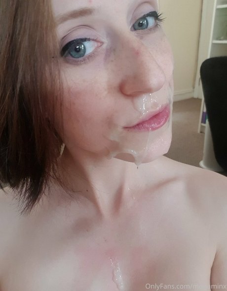 Foto di nudo di fuga di OnlyFans di Mona Minx
