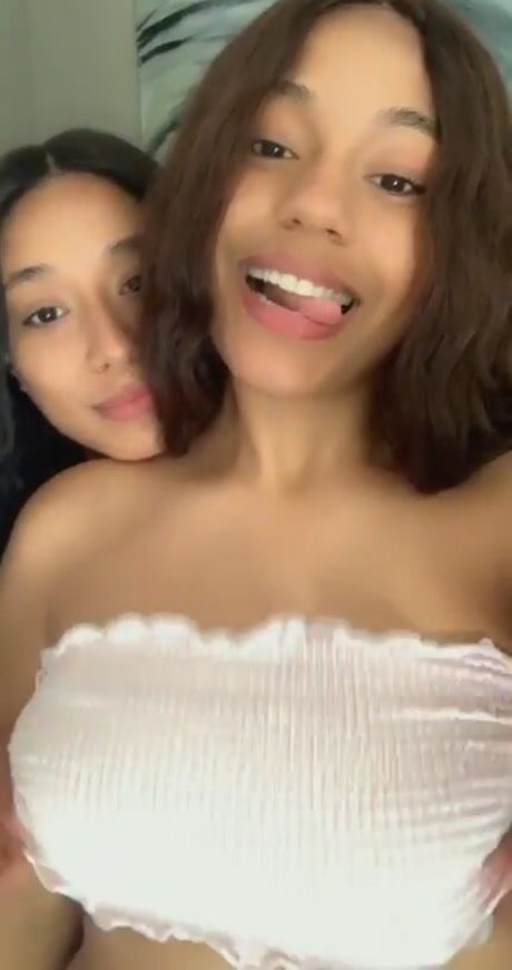 Foto di nudo di fuga di OnlyFans di Molly And Mia