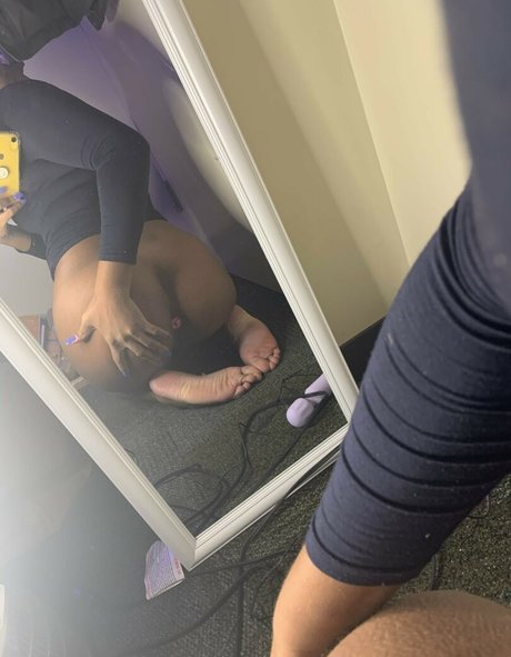 Foto di nudo di fuga di OnlyFans di Elsacandy