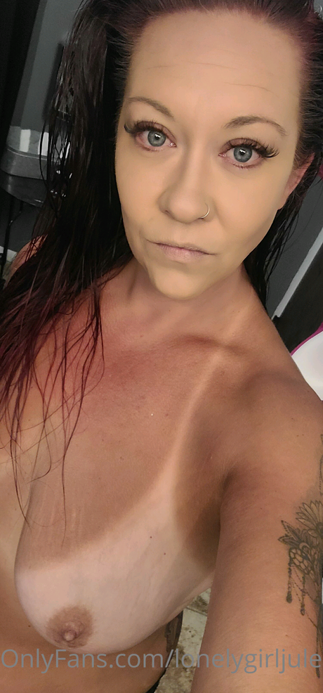 Foto di nudo di fuga di OnlyFans di Lonelygirljules