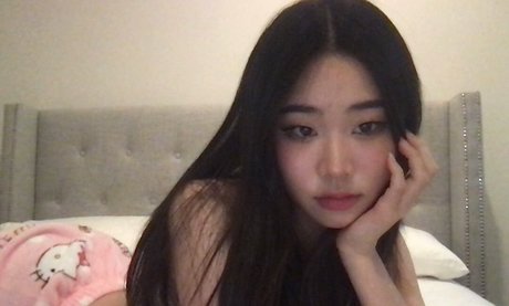 Foto di nudo di fuga di OnlyFans di Ciana Yang