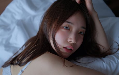 Foto di nudo di fuga di OnlyFans di Rina