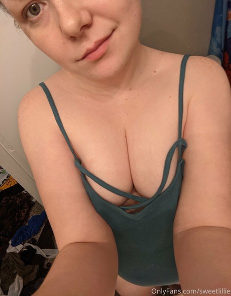 Foto di nudo di fuga di OnlyFans di Sweetlillie