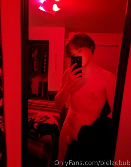 Foto di nudo di fuga di OnlyFans di Bielzebub