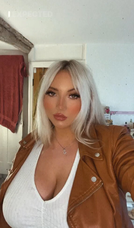 Foto di nudo di fuga di OnlyFans di Shona Colson