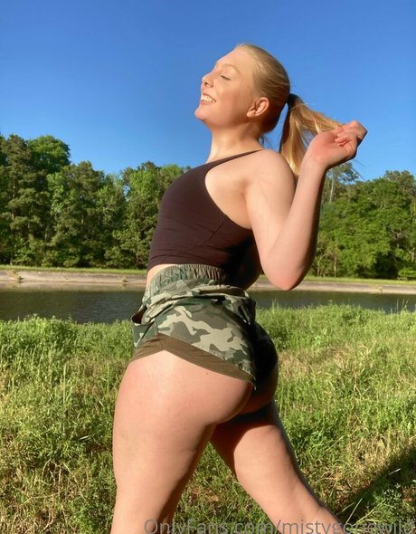 Foto di nudo di fuga di OnlyFans di Mistybluegonewild