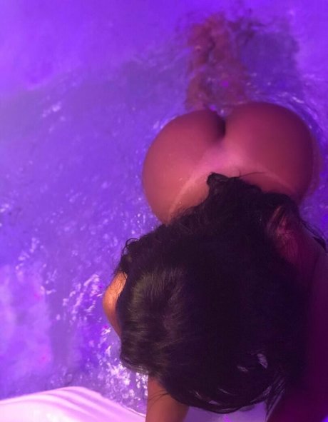 Foto di nudo di fuga di OnlyFans di Renataryos