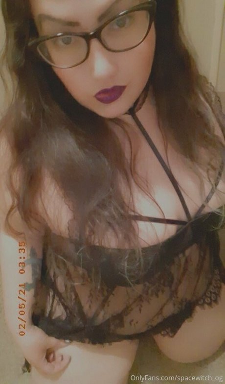 Foto di nudo di fuga di OnlyFans di Spacevvitch666