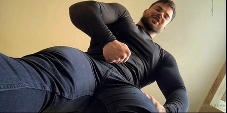 Foto di nudo di fuga di OnlyFans di Tylersaintfree