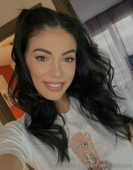 Foto di nudo di fuga di OnlyFans di Mollyrossee