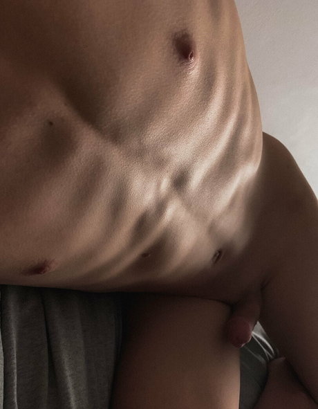 Foto di nudo di fuga di OnlyFans di Emile4you