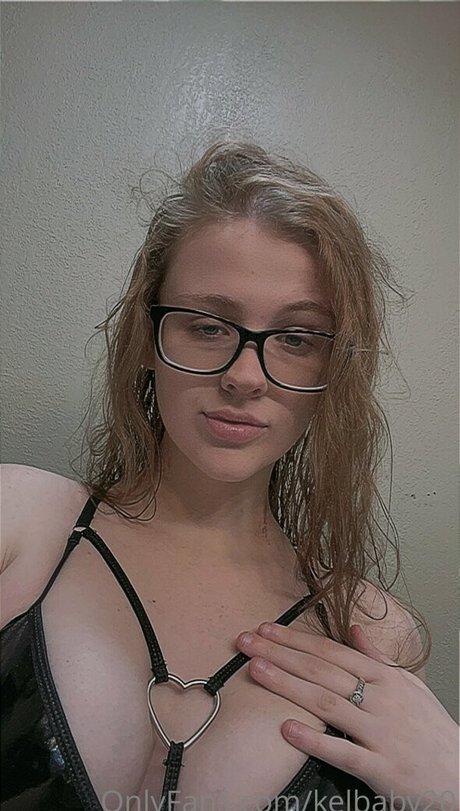 Foto di nudo di fuga di OnlyFans di Kelbaby20
