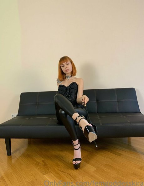 Foto di nudo di fuga di OnlyFans di Goddess Kira