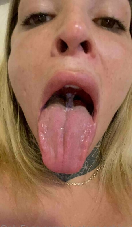 Foto di nudo di fuga di OnlyFans di Giantessashley