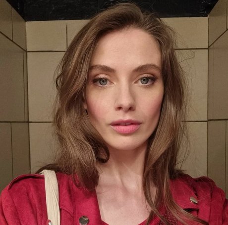 Foto di nudo di fuga di OnlyFans di Juliet Searle