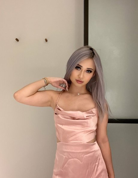 Foto di nudo di fuga di OnlyFans di Gina Nguyen