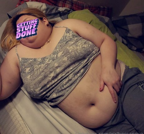 Foto di nudo di fuga di OnlyFans di Girlbossanova