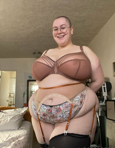Foto di nudo di fuga di OnlyFans di Bbwfrogprincess