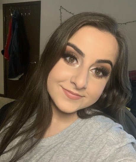 Foto di nudo di fuga di OnlyFans di Sara Hart