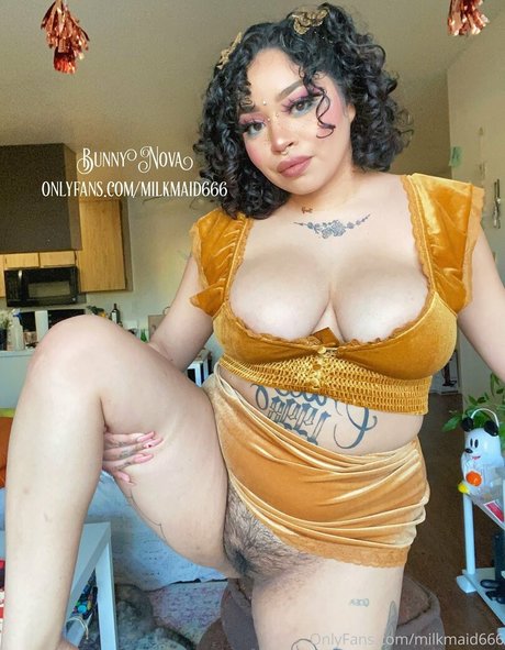 Foto di nudo di fuga di OnlyFans di Milkmaid666