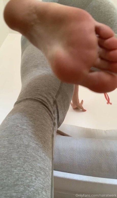 Foto di nudo di fuga di OnlyFans di Nairasfeet