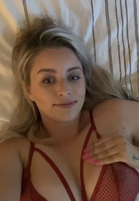 Foto di nudo di fuga di OnlyFans di Emily Jane
