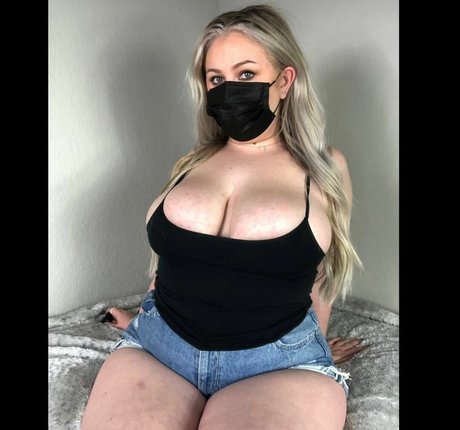 Foto di nudo di fuga di OnlyFans di Bailey Bee