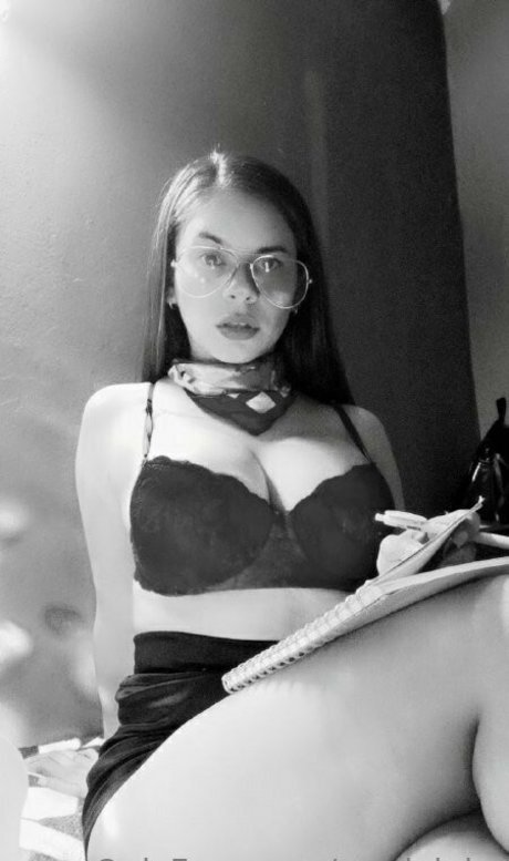 Foto di nudo di fuga di OnlyFans di Marlelulu