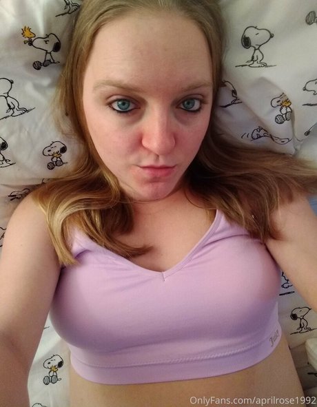 Foto di nudo di fuga di OnlyFans di Aprilrose1992