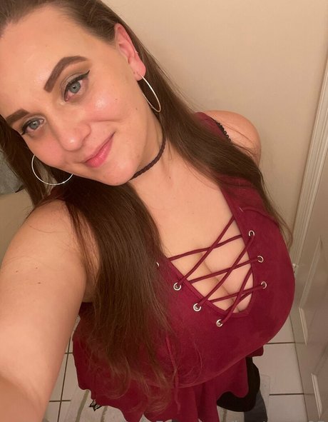 Foto di nudo di fuga di OnlyFans di Bustybae95