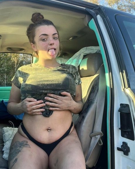 Foto di nudo di fuga di OnlyFans di Backwoodsbaddasf
