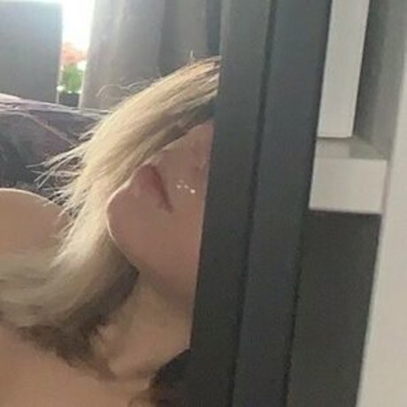 Foto di nudo di fuga di OnlyFans di Elliemary