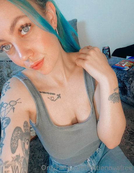 Foto di nudo di fuga di OnlyFans di Lottienovafree