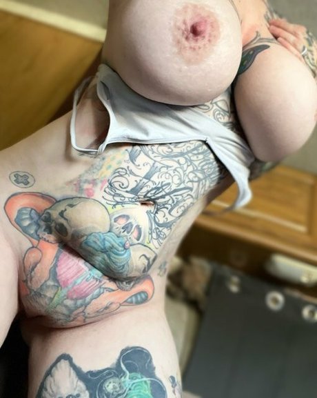 Foto di nudo di fuga di OnlyFans di Keighla Night
