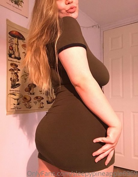 Sleepypineapple6969