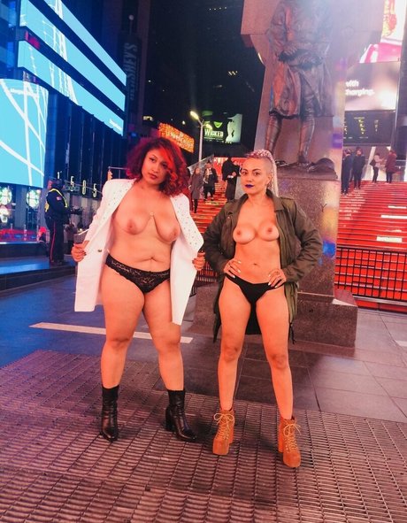 Foto di nudo di fuga di OnlyFans di Naked Intelligence
