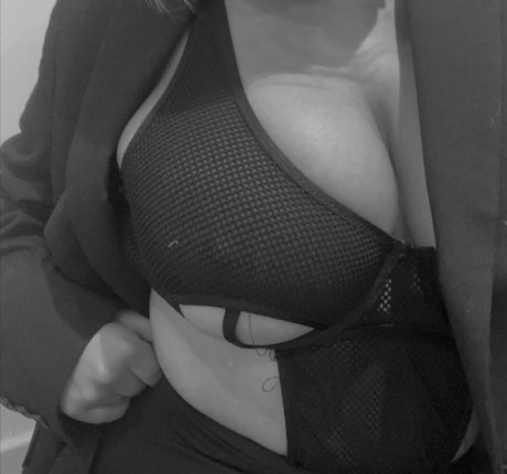 Foto di nudo di fuga di OnlyFans di Elizabeth Taylor