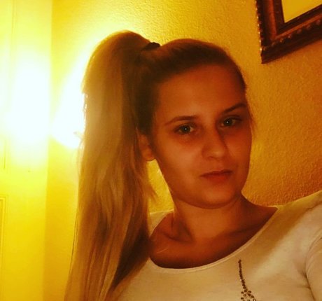 Foto di nudo di fuga di OnlyFans di Barbara Szabo