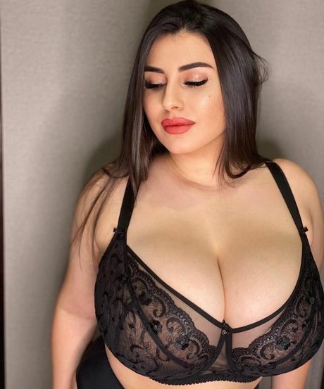 Foto di nudo di fuga di OnlyFans di Rozzzywow